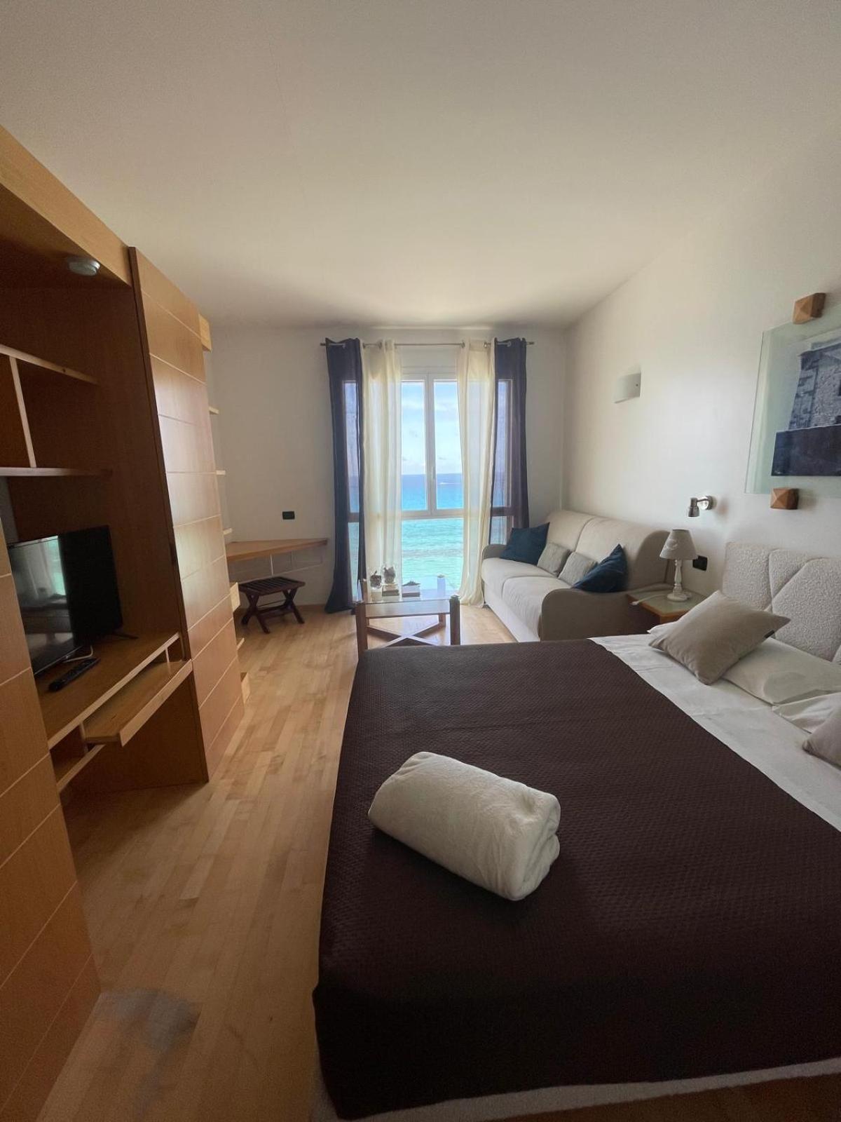 Garibaldi Apartment ตราปานี ภายนอก รูปภาพ